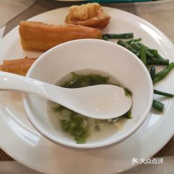 荣成市的美食街在哪里